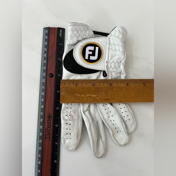 footjoy StaSof Women Prior Generation leather Golf glove Left hand cadet medium - Picture 7 of 7